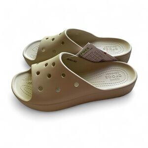 NWT CROCS Women’s Beige Sandals W7